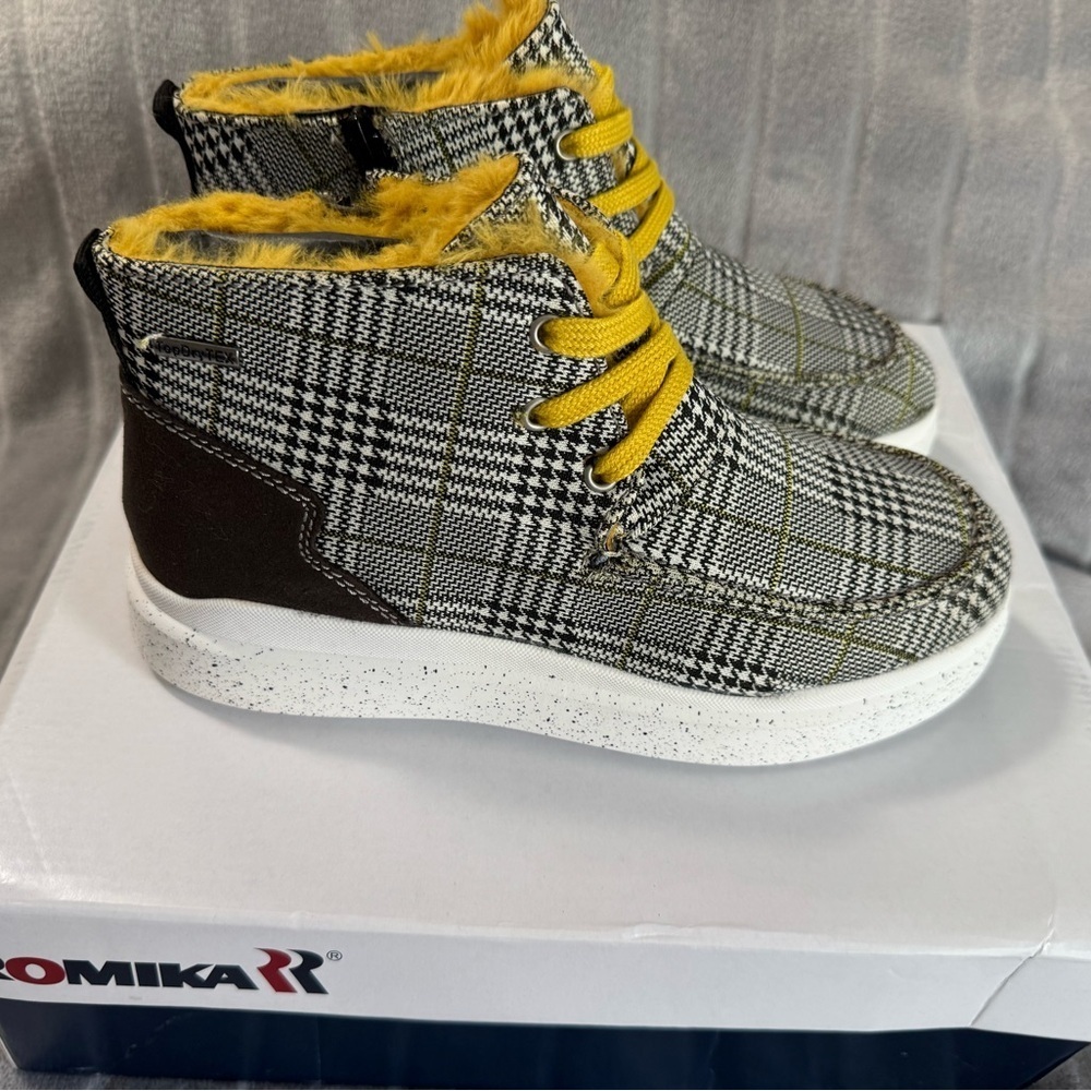 Romika Helsinki 02 Black Yellow Faux Fur Boot Sneaker EU 36 US 5 to 5.5